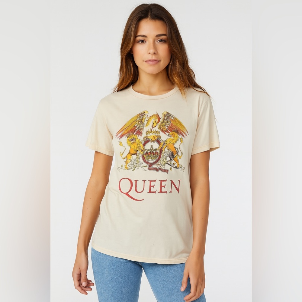 Queen Tee